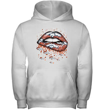 Load image into Gallery viewer, Denver Broncos heart glitter pattern lips shirt