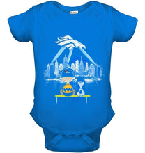 Load image into Gallery viewer, snoopy watch Denver Broncos city shirt