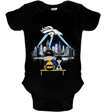 Load image into Gallery viewer, snoopy watch Denver Broncos city shirt