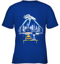 Load image into Gallery viewer, snoopy watch Denver Broncos city shirt