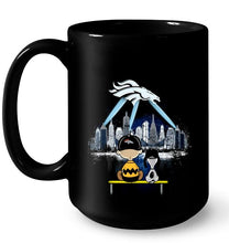 Load image into Gallery viewer, snoopy watch Denver Broncos city shirt
