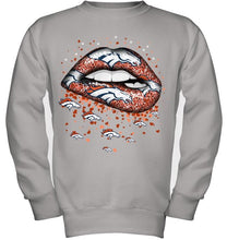 Load image into Gallery viewer, Denver Broncos heart glitter pattern lips shirt
