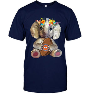 Elephant loves Denver Broncos shirt